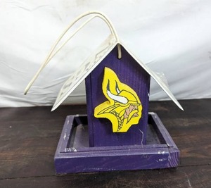 lot 87 image: MN Vikings Birdhouse