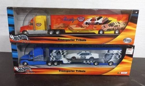 lot 20 image: 2 Model Transporter Trucks