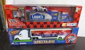 lot 28 image: 2 Model transporters