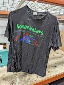 lot 118 image: Roger Waters Tour Shirt