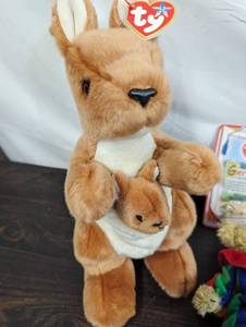 lot 153 image: Collection of Misc. Beanie Babies