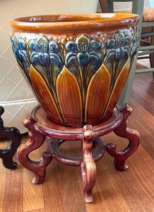 lot 36 image: Pair of Beautiful Planters with Wooden Stands