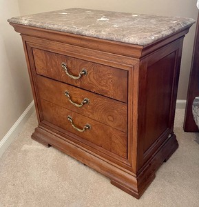 lot 7 image: Thomasville Marble Top Side Table