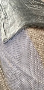 lot 39 image: Weighted King Blanket by Quility