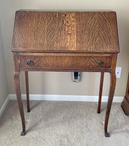 lot 19 image: Vintage Secretary Desk