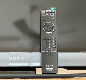 lot 45 image: Sony Bravia 31 Inch TV with Remote
