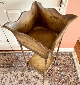 lot 100 image: Decorative Planter Stand