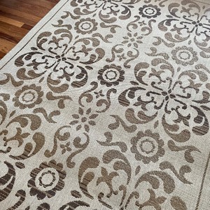 lot 112 image: Samara 100% Olefin Pile Area Rug