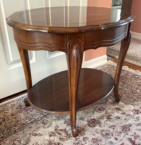lot 121 image: Elegant Wooden Accent Table