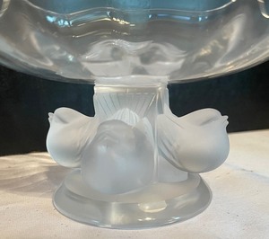 lot 20 image: Lalique Nogent Sparrow Compote