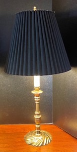 lot 26 image: Pair of Beautiful Swirled Brass Based Lamps