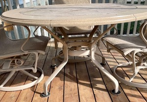 lot 23 image: Awesome Patio Table with 4 Chairs