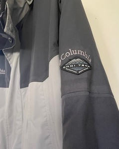 lot 165 image: Columbia Omni Tech Coat  Jacket