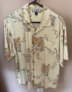 lot 167 image: Eight Excellent Short Sleeved Shirts