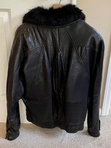 lot 170 image: Luxurious Leather Coat with Faux Fur Collar