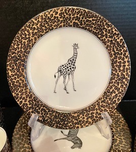 lot 197 image: Four Serengeti Collectors Series Plates by Fitz & Floyd