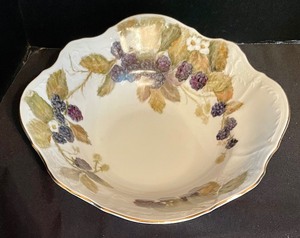 lot 262 image: Vintage Hand Painted Bowl, Lidded Dish and Spoon