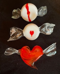 lot 264 image: Gorgeous Art Glass Candies