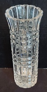 lot 266 image: Crystal Vase