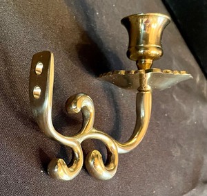 lot 280 image: Two Beautiful Brass Wall Mount Candle Holders