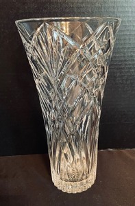 lot 282 image: Gorgeous Crystal Vase, Trinket Box and Votive Holder