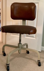 lot 62 image: Desk Chair