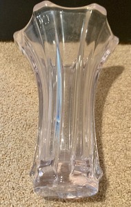 lot 73 image: Beautiful Glass Vase