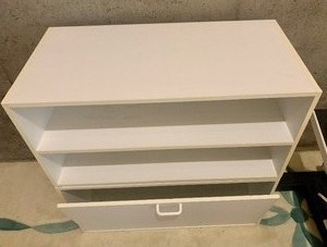 lot 204 image: White Storage Bench