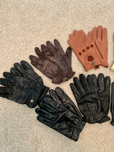 lot 223 image: Mens Variety of Gloves - 10 Pairs