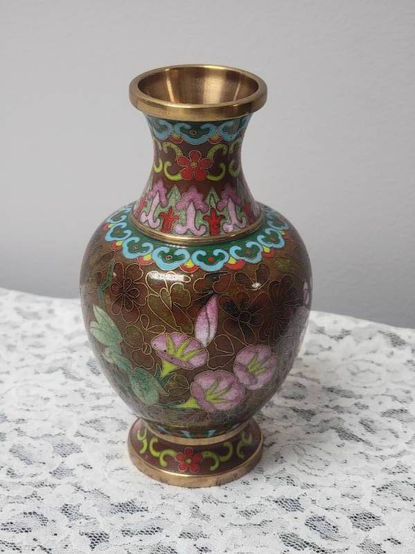 lot 64 image: Caramel Cloisonne Chrysanthemum Flower Vase
