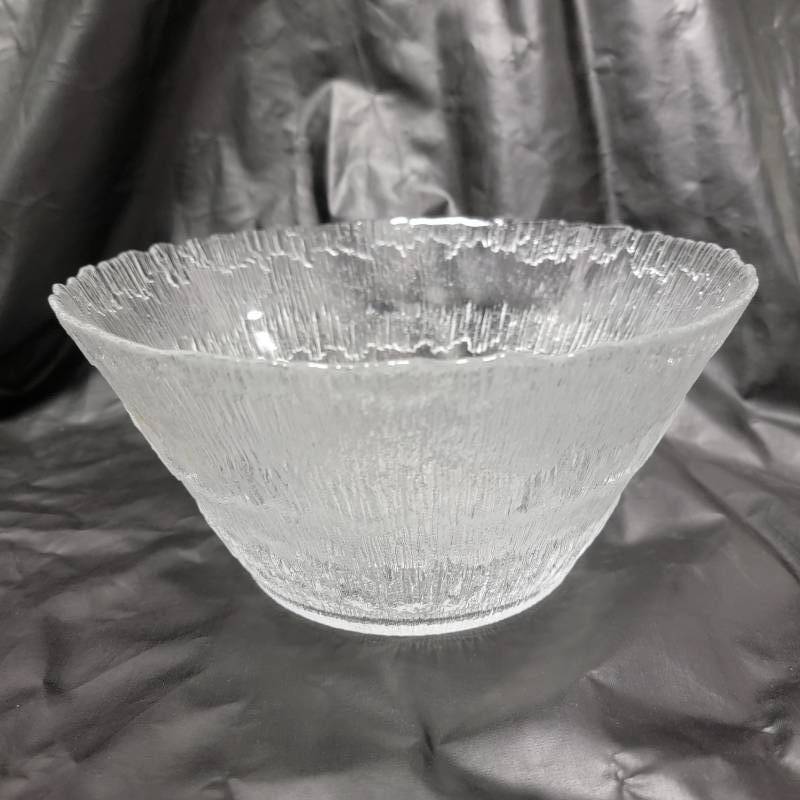 lot 73 image: Vintage Iittala Solaris Serving Bowl