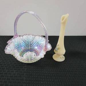 lot 80 image: Collection of 3 Fenton Glass Accent Dcor