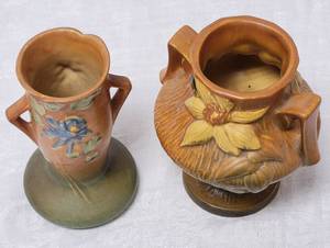 lot 81 image: Vintage Roseville Pottery Clematis and Columbine Vases