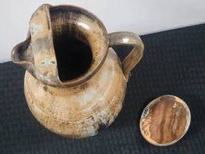 lot 94 image: A.R. Cole Pottery - Fine Studio Art Pitcher with Lid