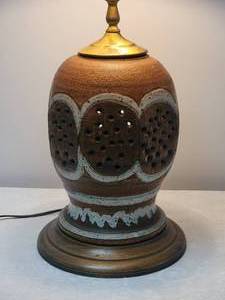 lot 85 image: Amazing Fine Art Porrtery Vase Table Lamp