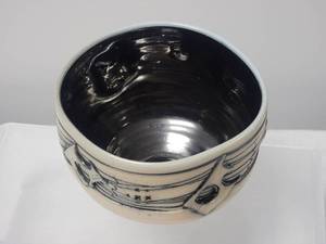 lot 84 image: Gorgeous Studio Art Pottery Bowl - Bob & Cherly Husby