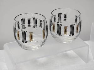 lot 99 image: Awesome Mid-Century Modern Vintage Tumblers (4)