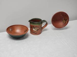 lot 68 image: Dreamy Studio Art Pottery Collection (3) - Front Ave Pottery