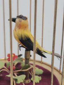 lot 3 image: Vintage Uka German Automaton  Bird untested