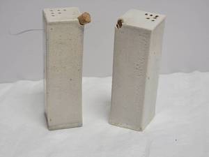 lot 115 image: Funky Contemporary Earthenware Pottery S&P