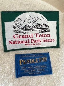 lot 65 image: Pendelton Grand Teton National Park Series Wool Blanket