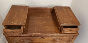 lot 22 image: Antique Dresser