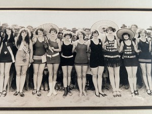 lot 109 image: Framed Photograph Print 1925 Bathing Beauties