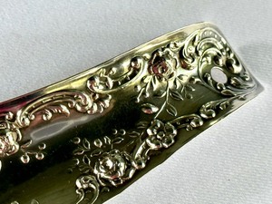 lot 108 image: Ornate Vintage English Shoe Horn