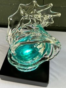 lot 5 image: Signed David Wright Art Glass Wave Sculpture