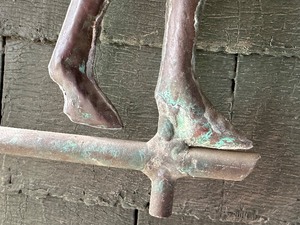 lot 98 image: Decorative Metal Cow Figurine
