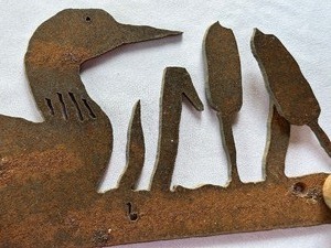 lot 85 image: Decorative Wildlife Rustic Wall Shelf