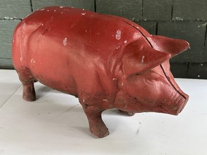 lot 69 image: Vintage Red Painted Cast Iron Pig Figurine