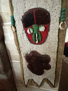 lot 137 image: Vintage Tanzania Beaded Ethic Wall Hanging