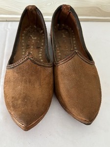 lot 138 image: Pair of Ethnic Shoes